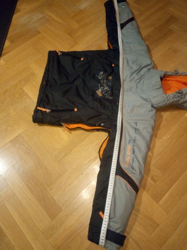 Cazadora forrada e impermeable. talla 32