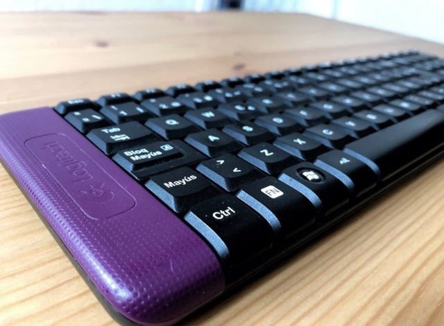 Teclado Inalámbrico Logitech compacto