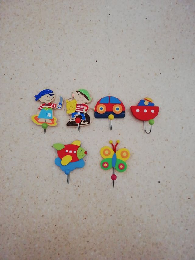 Perchas infantiles de pared