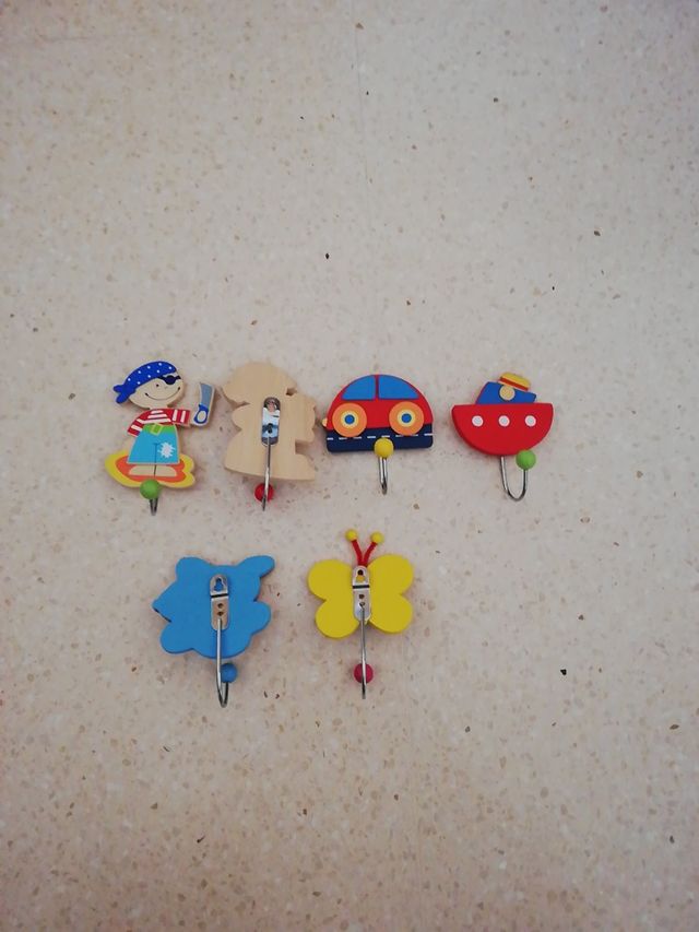 Perchas infantiles de pared