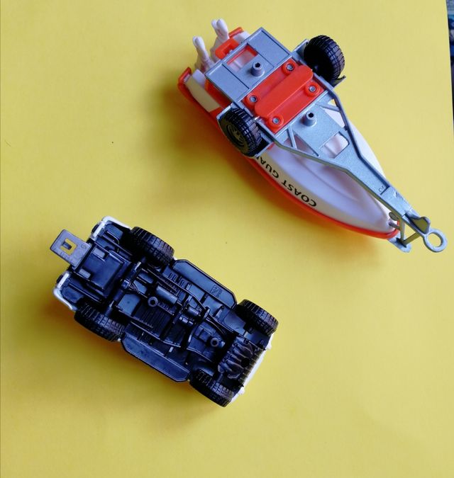 Coches metálicos antiguos 