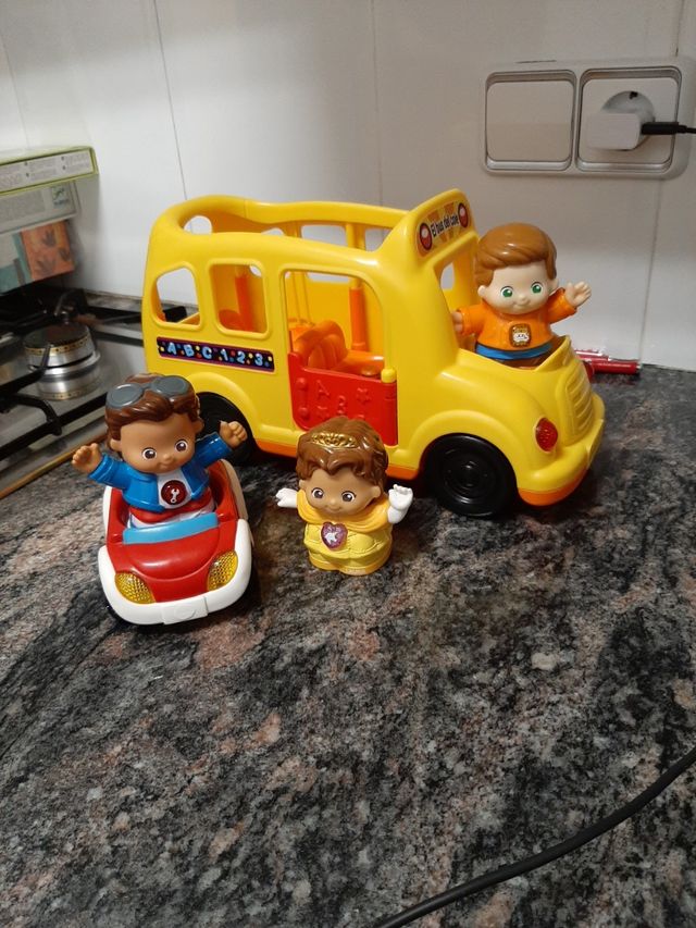 coche y autobus  interacti amigos tuc tuc de vtech