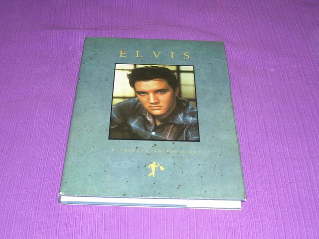 libro de Elvis Presley en inglés