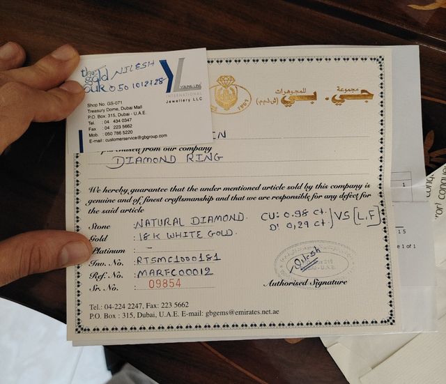 Anillo de diamante amarillo