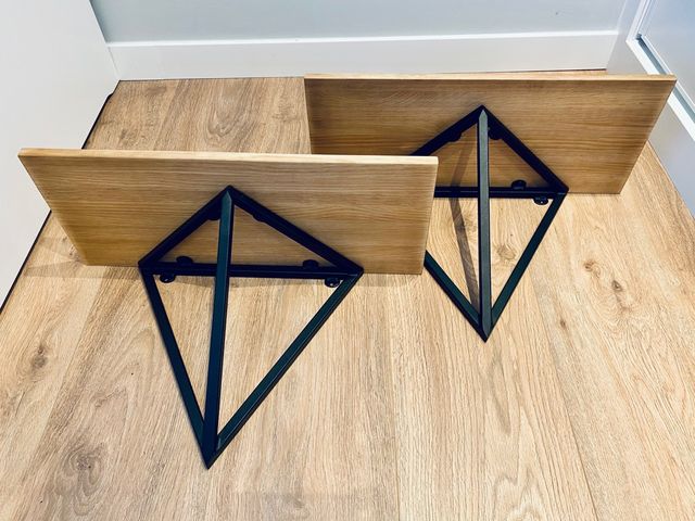 Estantería de pared. NUEVA. (2uds. Disponibles).