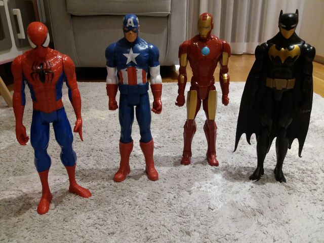 4 Muñecos Marvel