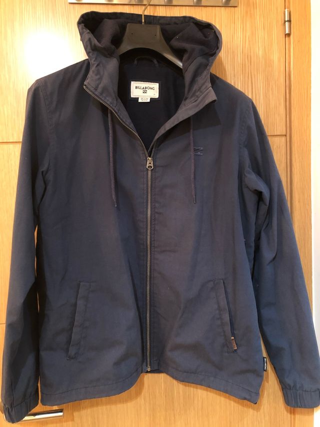 Cazadora Billabong talla M con capucha