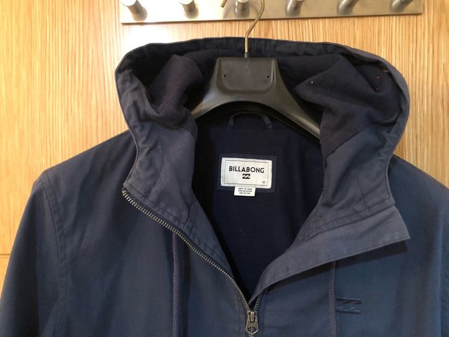 Cazadora Billabong talla M con capucha