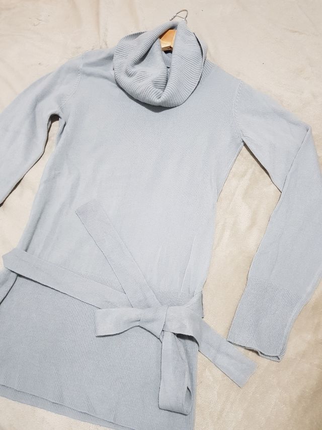 Jersey de cuello alto con lazada