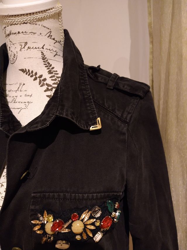 sobrecamisa negra Zara