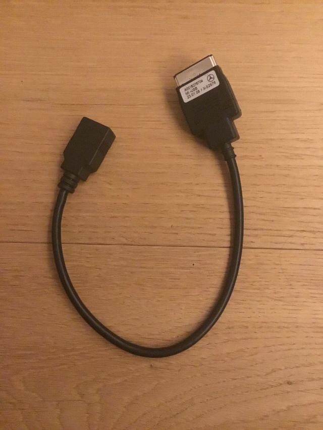 Cable Mercedes USB hembra