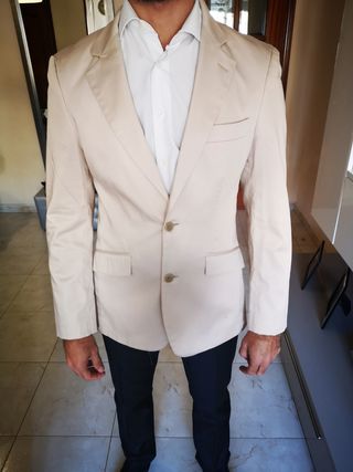 Chaqueta beige JVZ de segunda mano por 12 EUR en Sevilla en WALLAPOP