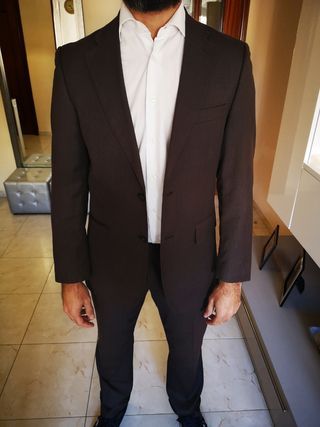 Traje de chaqueta marron de segunda mano por 60 EUR en Sevilla en WALLAPOP