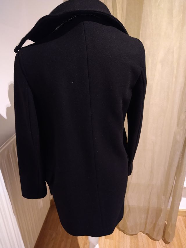 abrigo trenca negra Zara