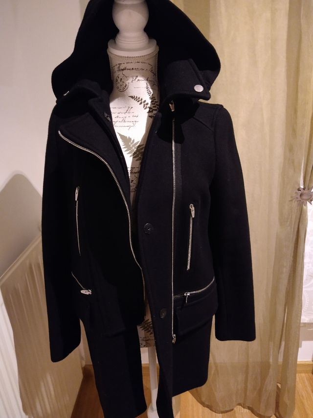 abrigo trenca negra Zara