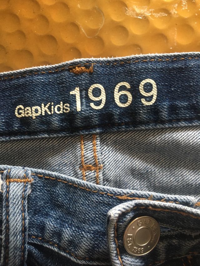 GAP jeans tamanho 12. Em perfeito estado de conservação.