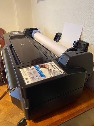 Plotter HP Designjet T120 de segunda mano por 430 EUR en Madrid en WALLAPOP