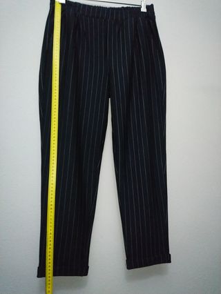 Pantalón elástico rayas Bershka de segunda mano por 10 EUR en Irun en  WALLAPOP