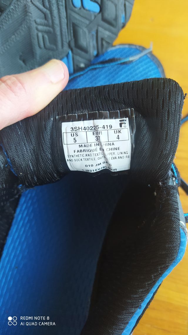 Zapatillas UNISEX, marca FILA talla 37.