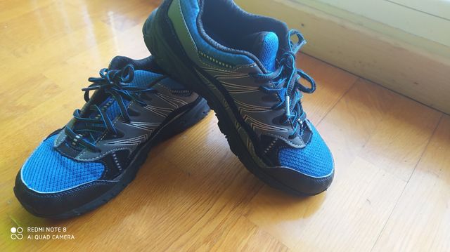 Zapatillas UNISEX, marca FILA talla 37.