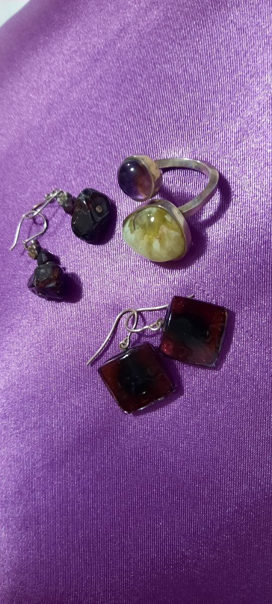 sortija plata de piedras ajustable