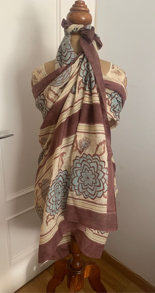 Fular/pareo hecho a mano