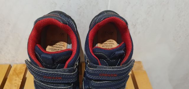 Zapatos piel deportivos Geox niño talla 26