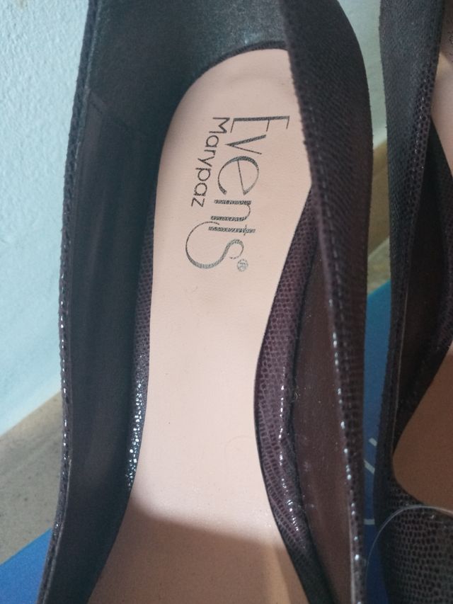zapatos. de tacon color marron