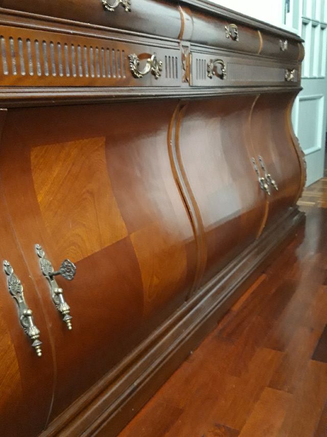 Aparador de comedor madera de nogal de segunda mano por 190 € en Bilbao