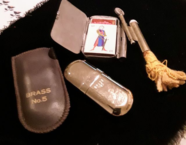 Mechero BRASS N°5 y lote del fumador.