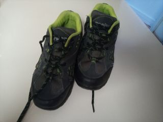 Zapatilla de montaña Boriken talla 36 de segunda mano por 8,9 EUR en Canet  d\\'En Berenguer en WALLAPOP