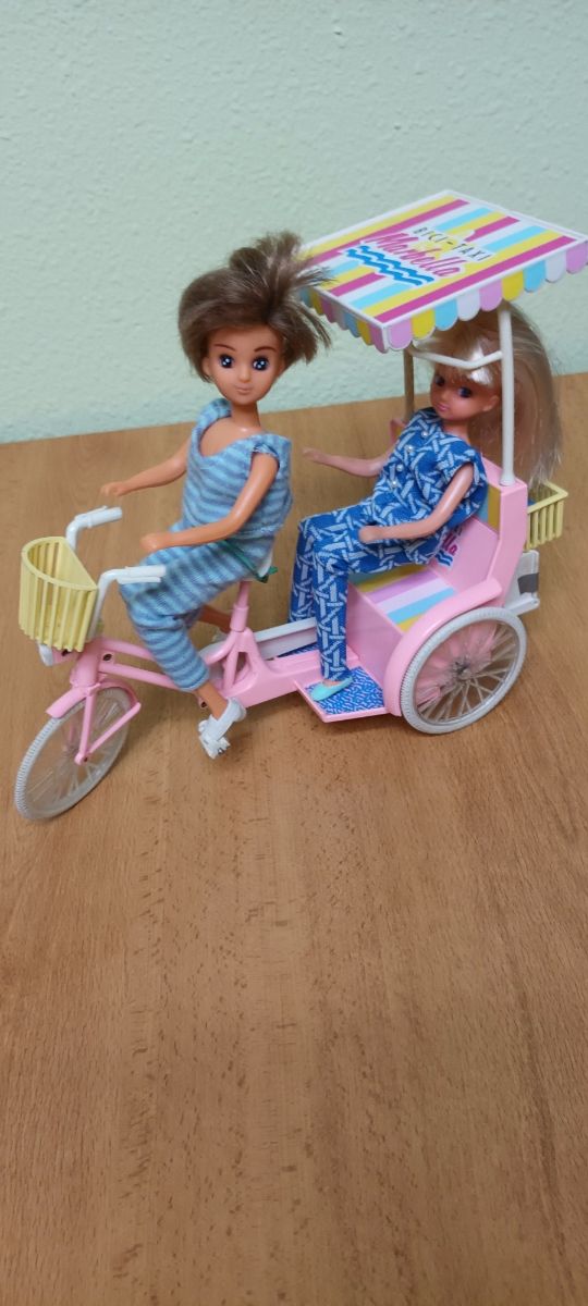 villa Chabel luminosa taxis y muñecos