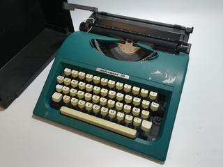 Máquina de Escribir UNDERWOOD nº115 con Maletín