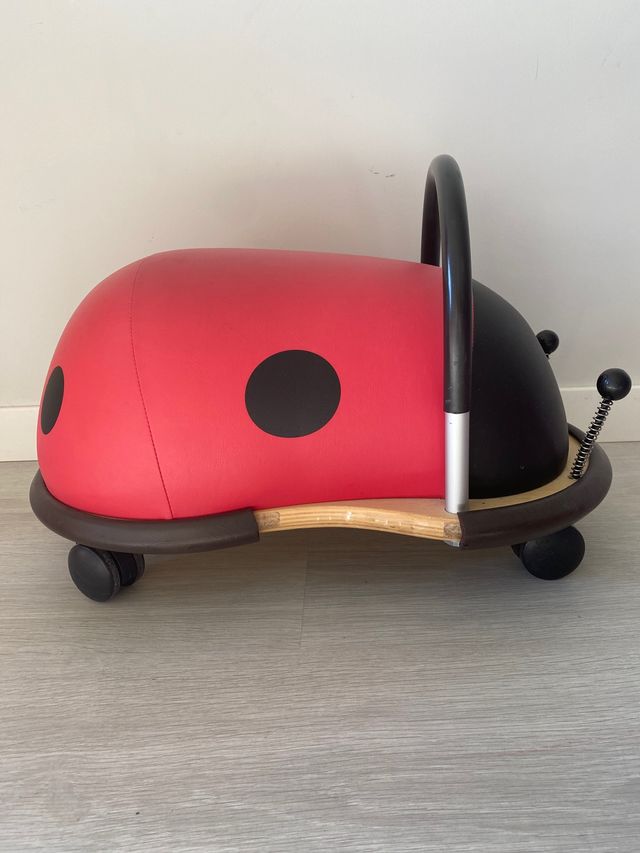 Correpasillos Wheelybug ruedas 360