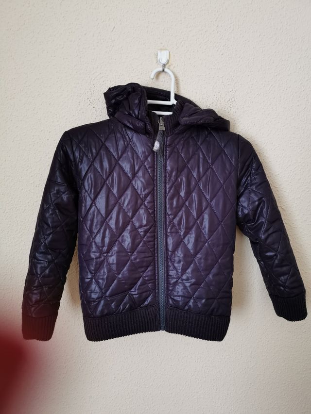 Cazadora niño talla 6-7 años de Zara reversible.
