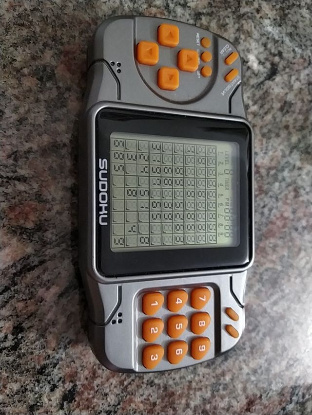 Consola portátil para hacer SUDOKUS