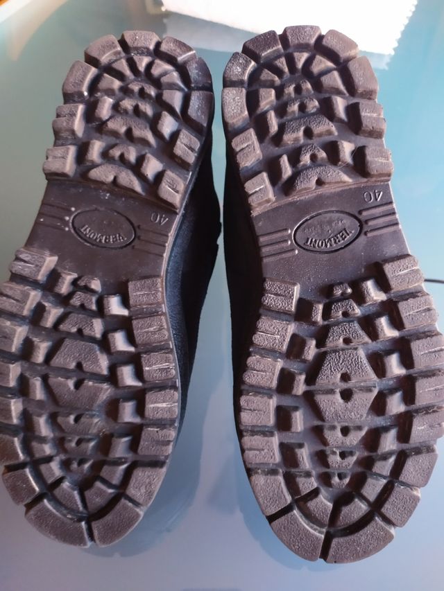 Botas de montaña o senderismo