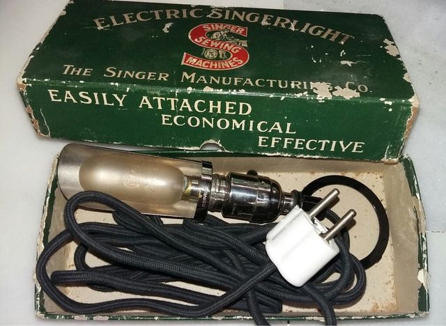 Lámpara máquina de coser singer vintage