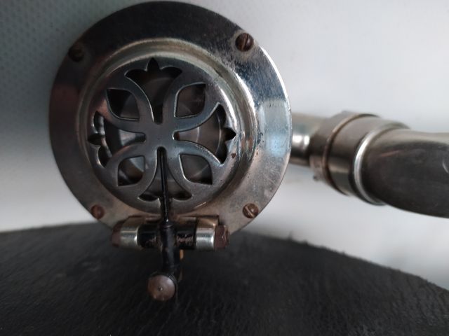 Gramola gramófono antiguo de pizarra