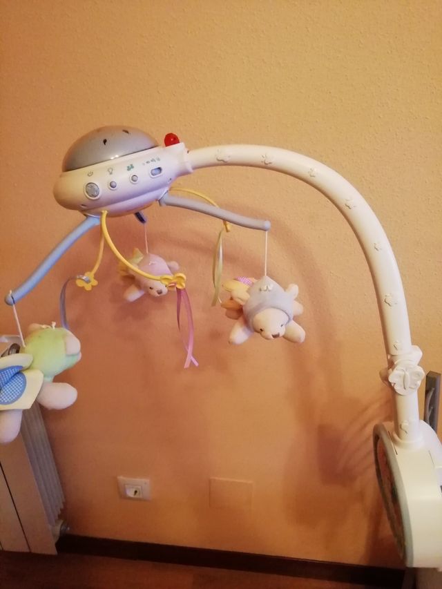 Carrusel móvil para cunas. 