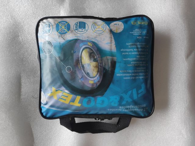 CADENAS DE NIEVE TEXTILES