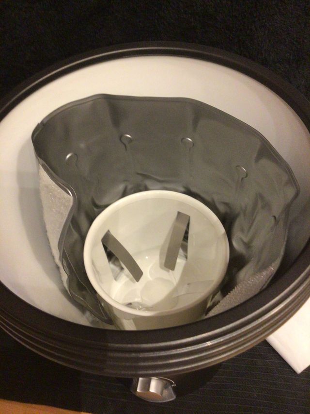 Enfriador de botellas de vino con decantador.