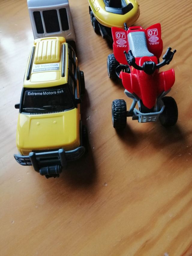 Lote de coche y quad