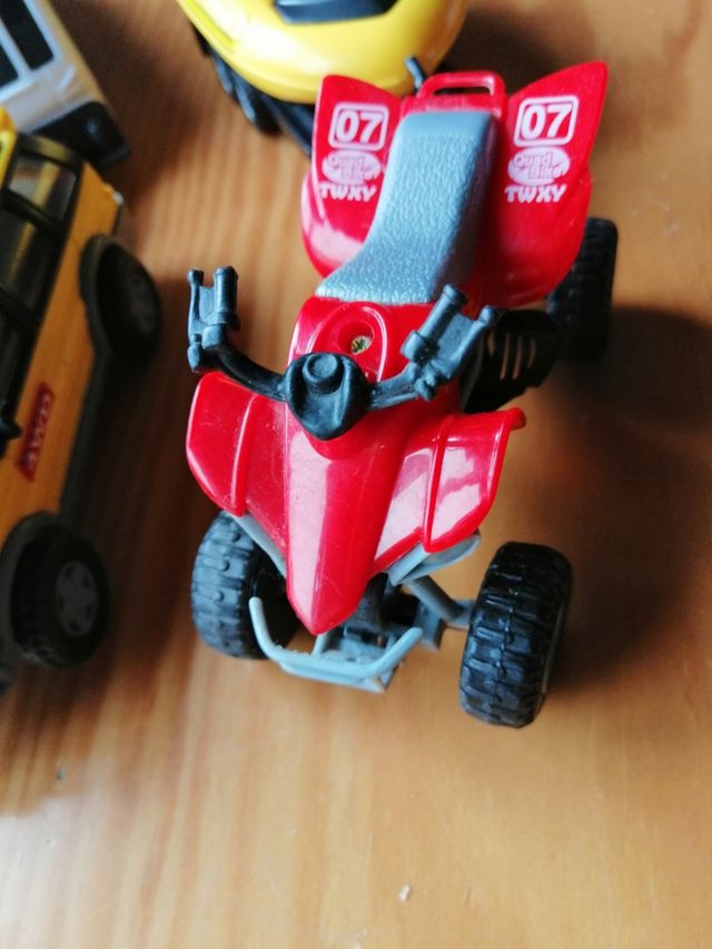 Lote de coche y quad