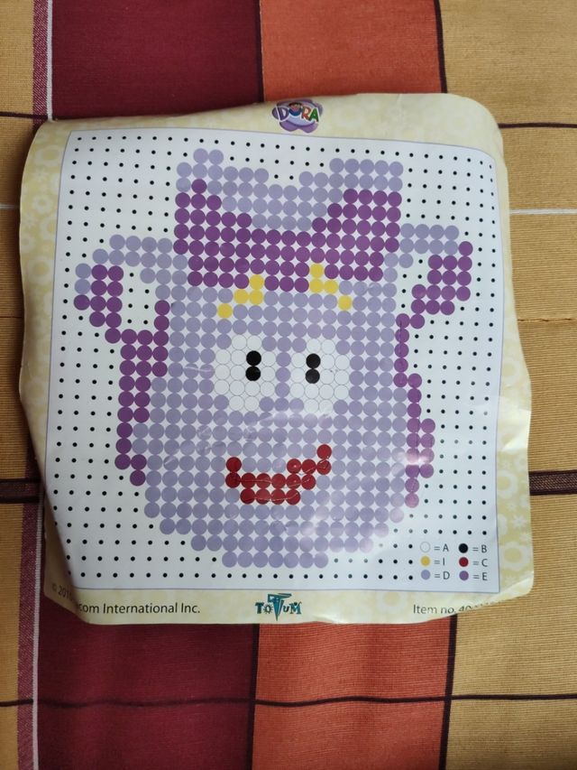 Hello Kitty / Dora la Exploradora