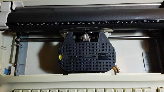 Maquina de escribir Olympia eléctrica portátil