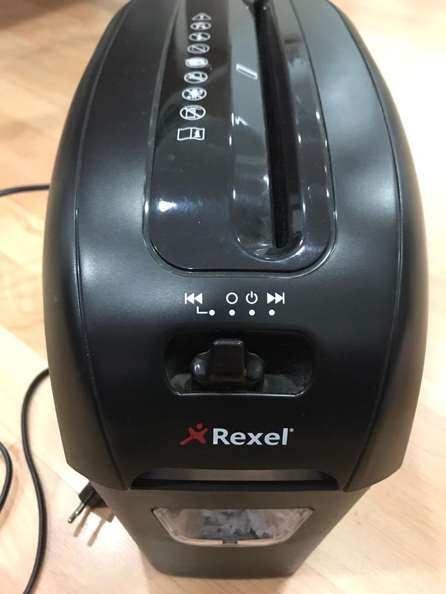 Destructora trituradora de documentos Rexel Prosty