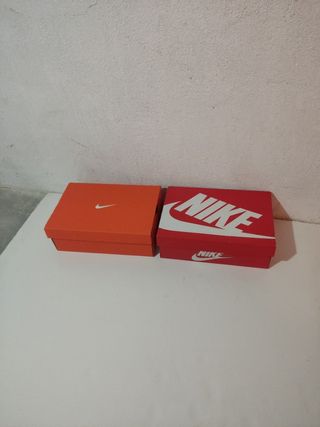 Cajas Nike vacías para Zapatillas Nike de segunda mano por 6 EUR en  Móstoles en WALLAPOP