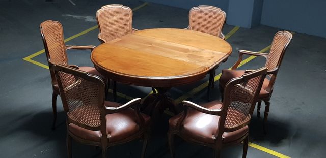 Mesa madera maciza y sillones rejilla Luis XV