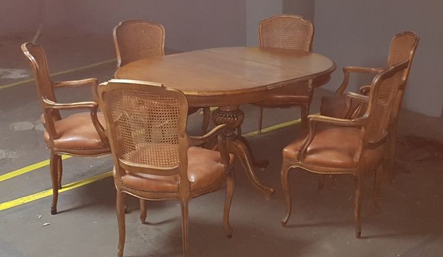 Mesa madera maciza y sillones rejilla Luis XV